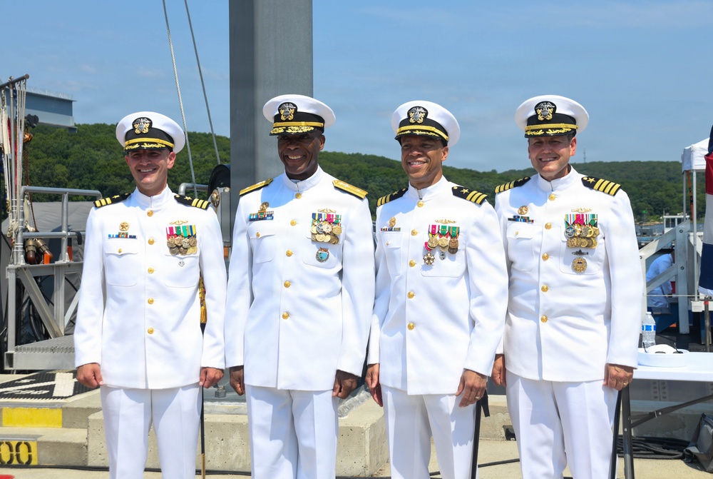 USS South Dakota (SSN 790) Holds Change of Command Ceremony