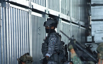 Philippine service members demonstrate joint vessel boarding during RIMPAC 2026