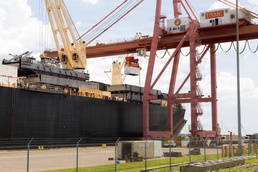 Navy, Marine Corps teams expand maritime positioning capability during USNS Button backload