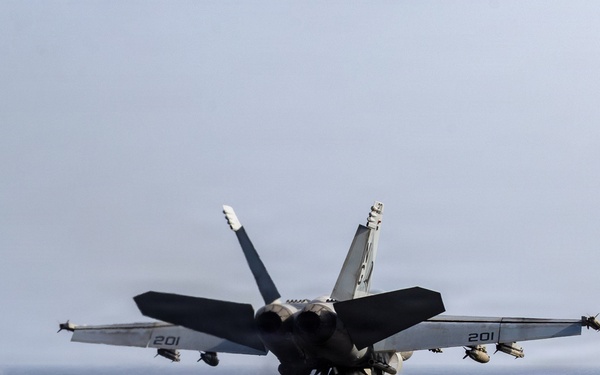 Abraham Lincoln Conducts Flight Deck Operations