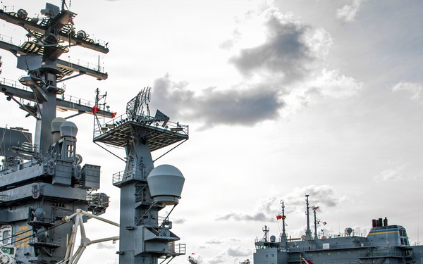 USS Nimitz Conducts Ordnance Offload