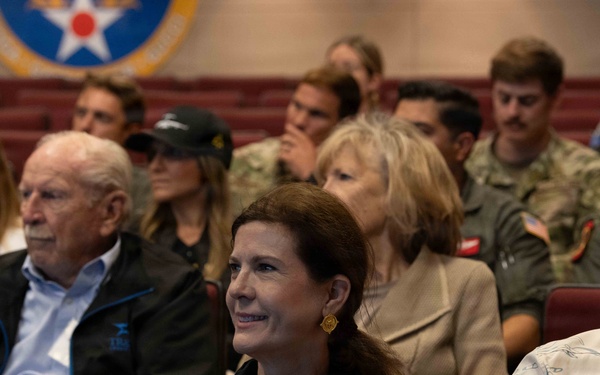 Travis AFB hosts honorary commander tour