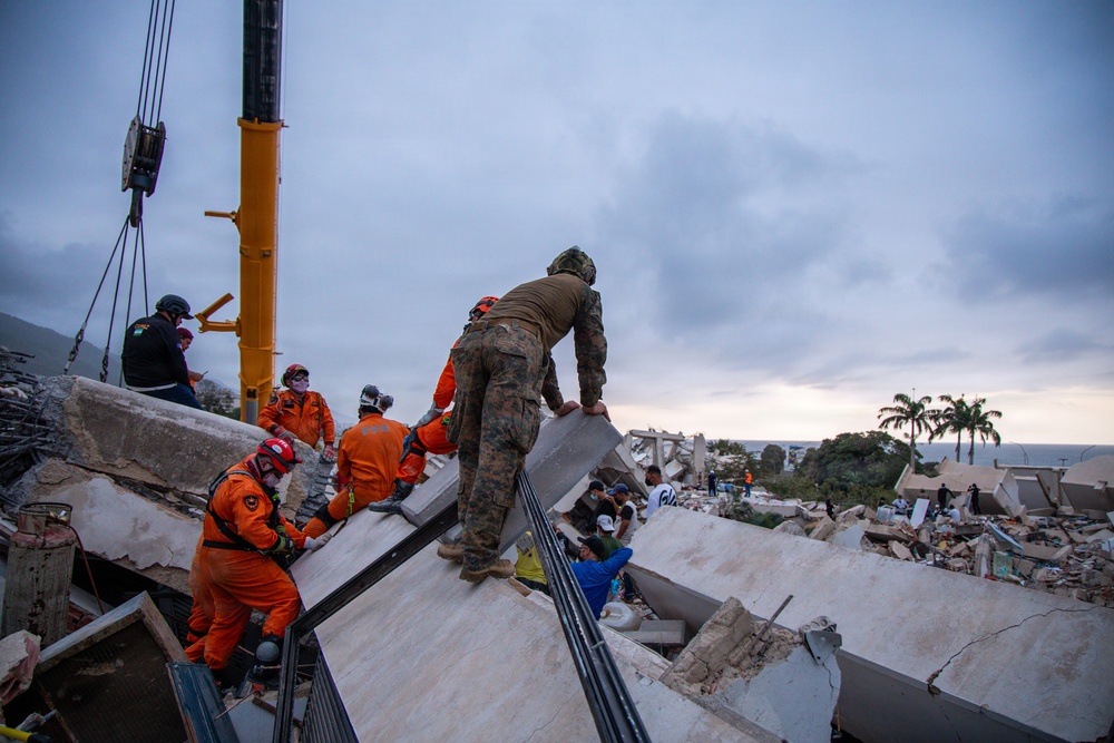 LCF-24: MRF Search &amp; Resue in La Guaira, Venezuela
