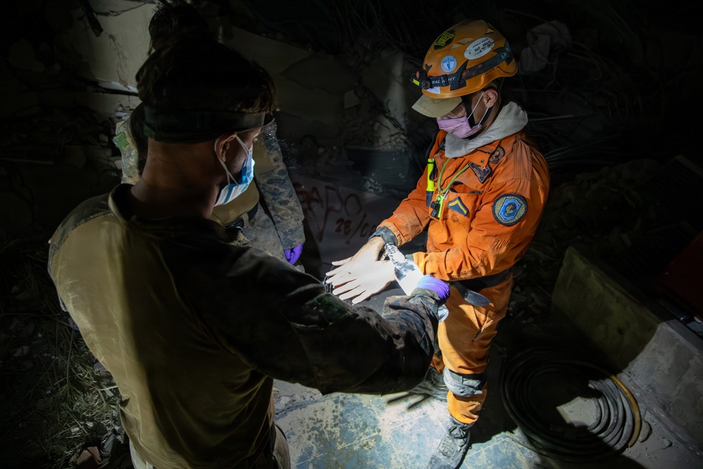 LCF-24: MRF Search &amp; Resue in La Guaira, Venezuela
