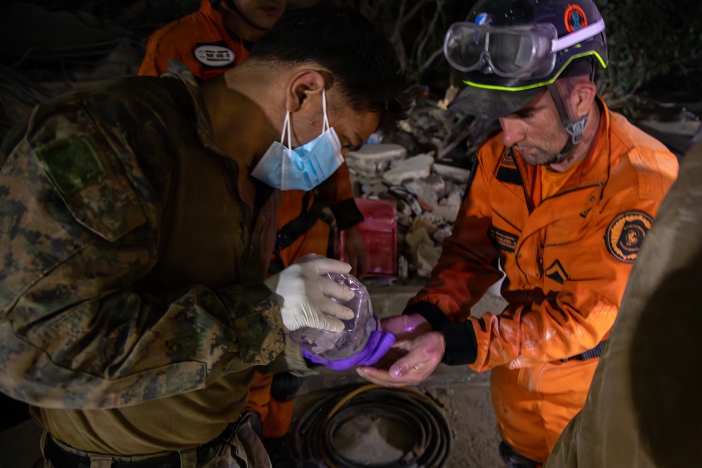 LCF-24: MRF Search &amp; Resue in La Guaira, Venezuela