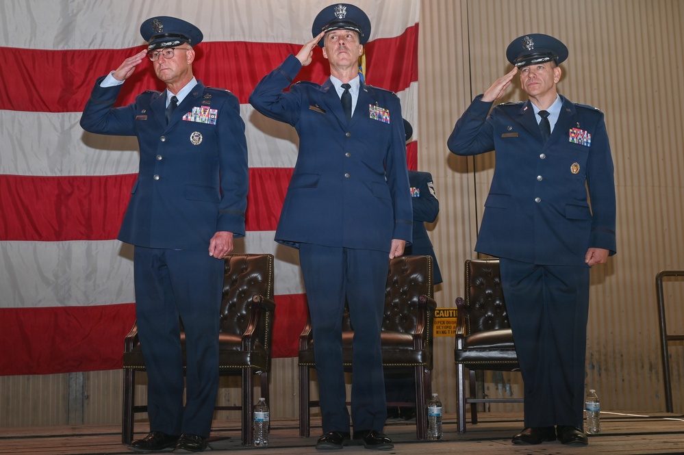 Kirtland Medical Group Hosts Change of Command Ceremony