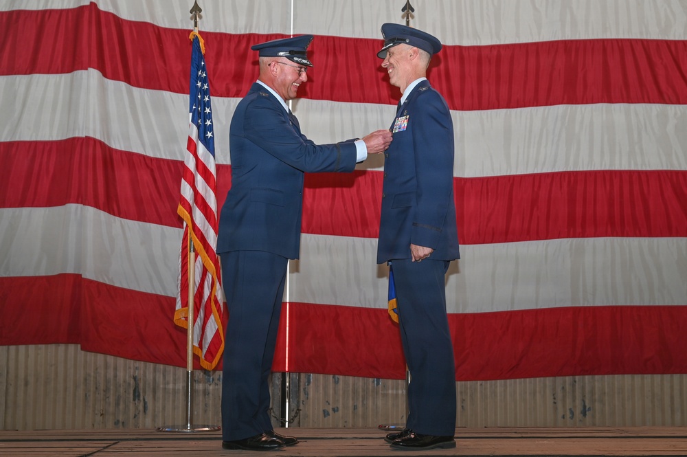 Kirtland Medical Group Hosts Change of Command Ceremony