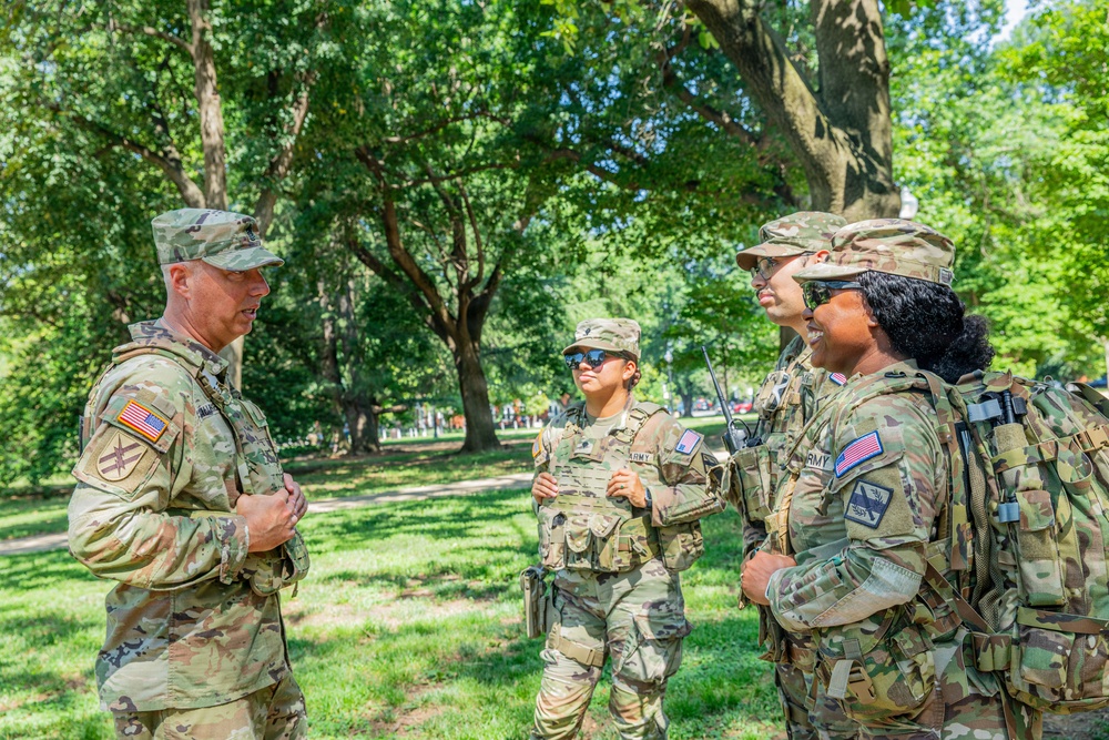 JTF- DC receives visit from Ga. Commanding General