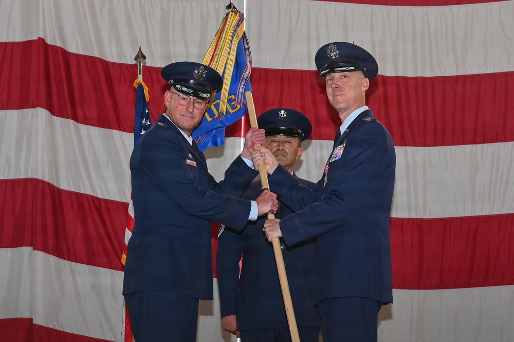 Kirtland Medical Group Hosts Change of Command Ceremony