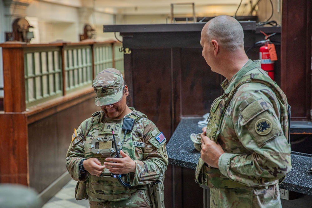 JTF- DC receives visit from Ga. Commanding General