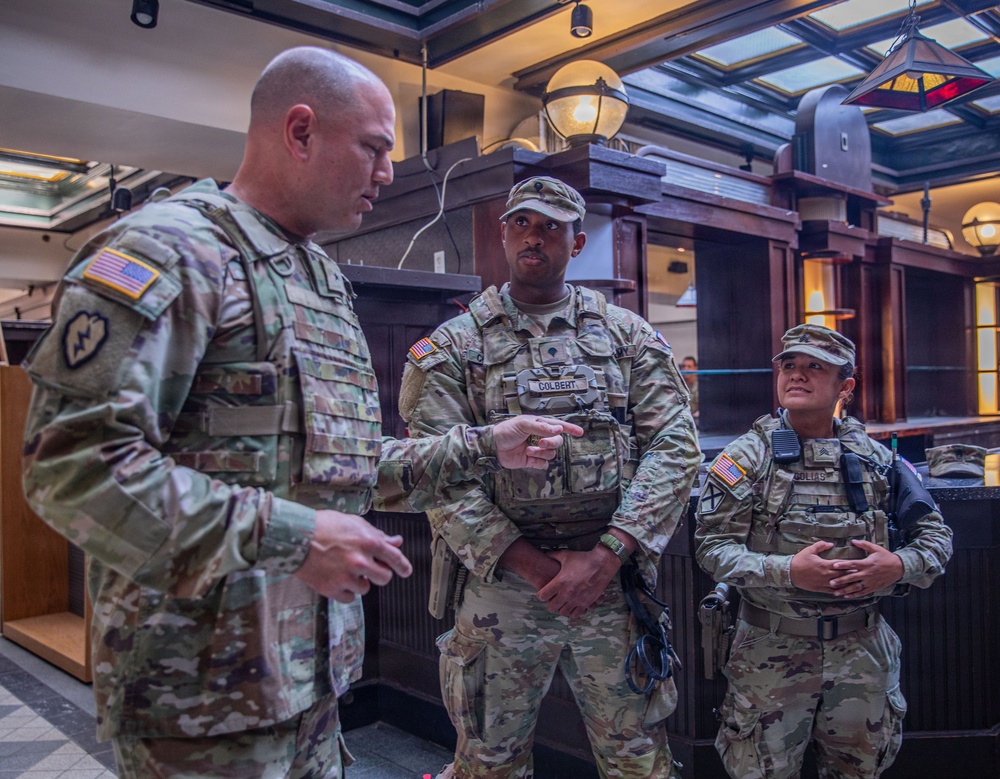 JTF- DC receives visit from Ga. Commanding General