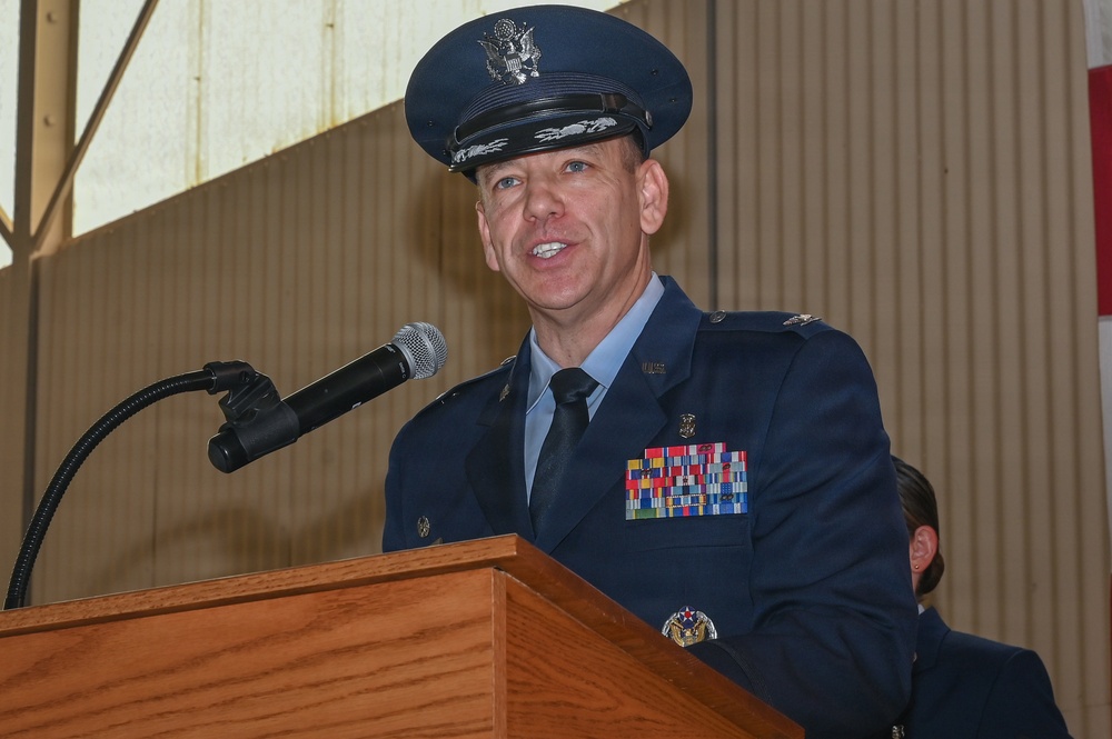 Kirtland Medical Group Hosts Change of Command Ceremony