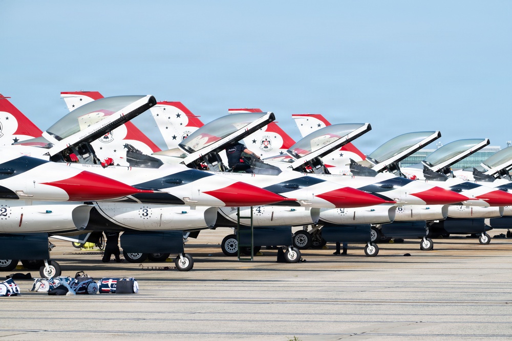 U.S. Thunderbirds arrive for Freedom 250 celebration
