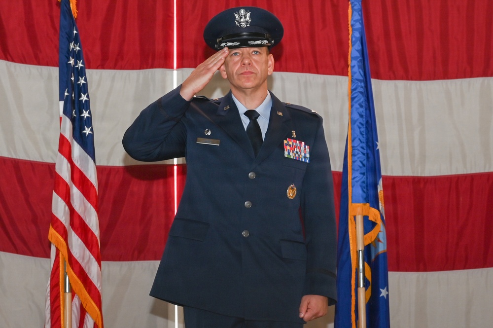 Kirtland Medical Group Hosts Change of Command Ceremony