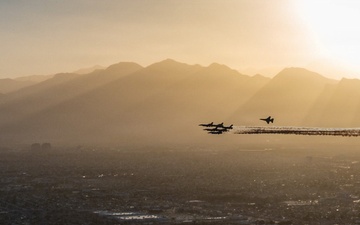 USAF Thunderbirds soar over Las Vegas