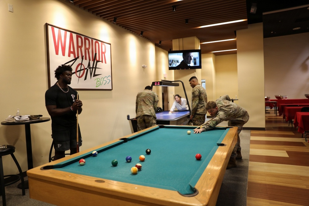 Atlanta Falcons Players Meet With Fans, Tour Zama During USO Visit