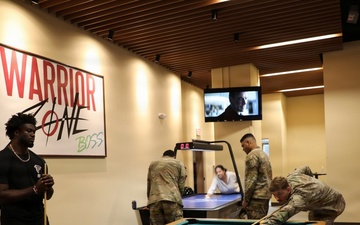 Atlanta Falcons Players Meet With Fans, Tour Zama During USO Visit