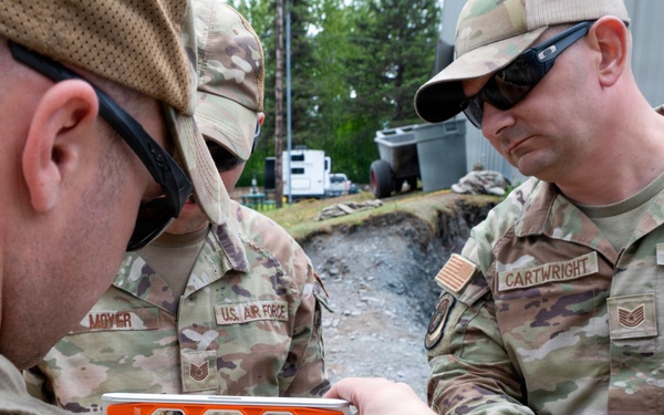 169th CES Airmen construct pole barn during Alaska DFT