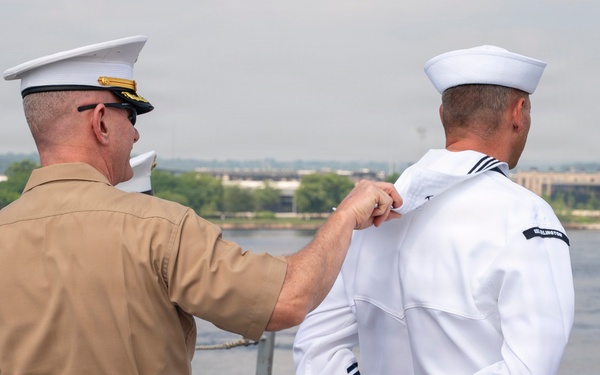 USS Arlington (LPD 24) Departs Baltimore