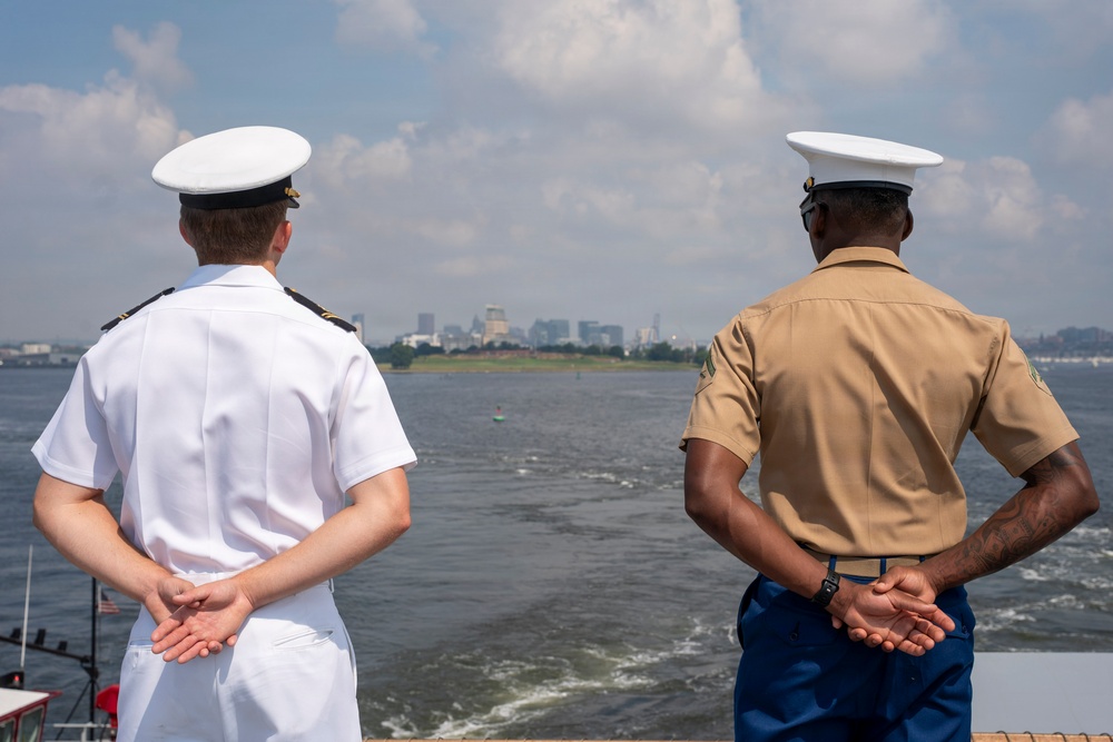 USS Arlington (LPD 24) Departs Baltimore