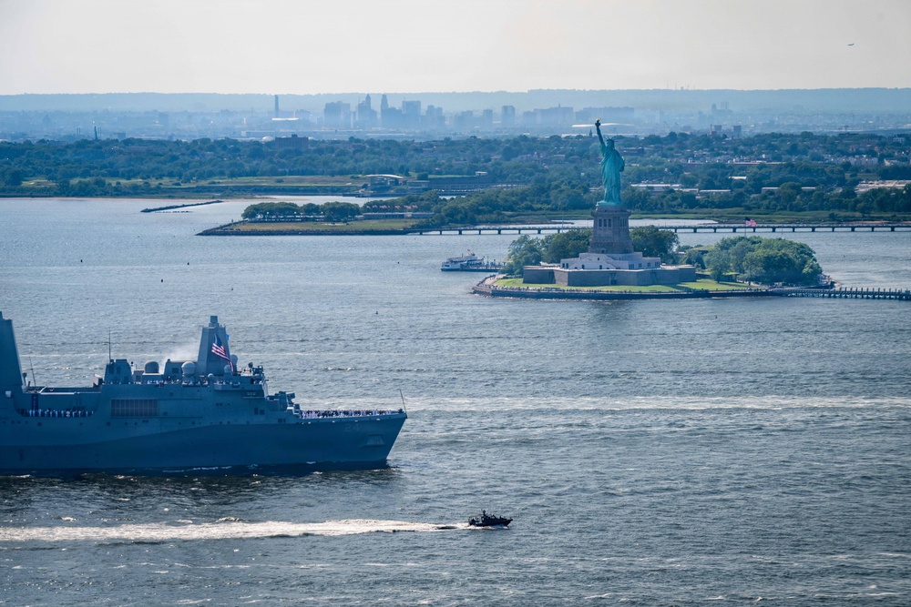 USS Arlington Arrives in New York