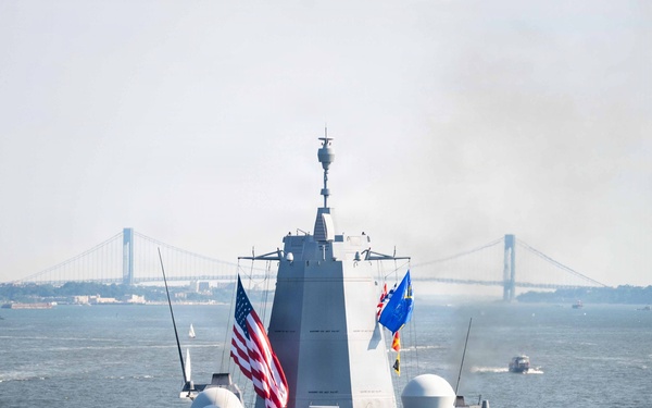 USS Arlington Arrives in New York