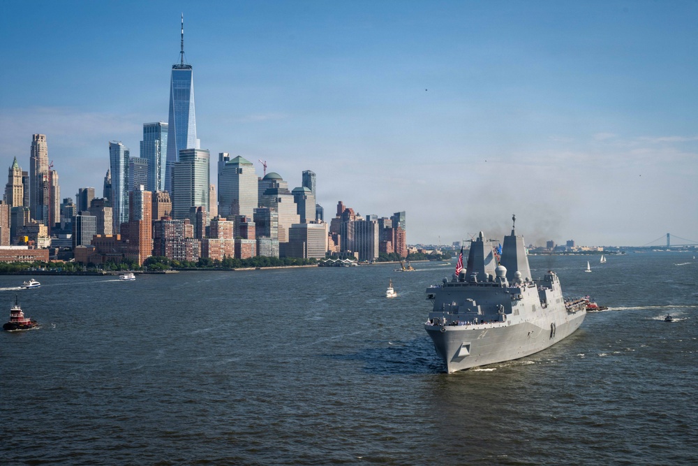 USS Arlington Arrives in New York