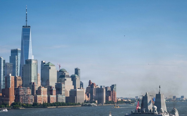 USS Arlington Arrives in New York