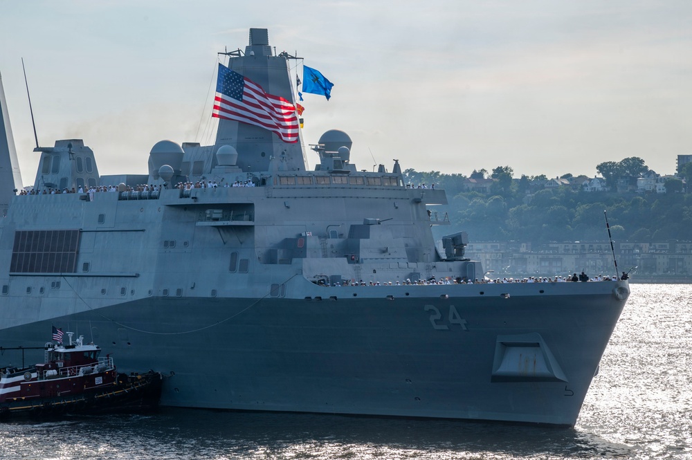 USS Arlington arrives in New York for International Naval Review 250