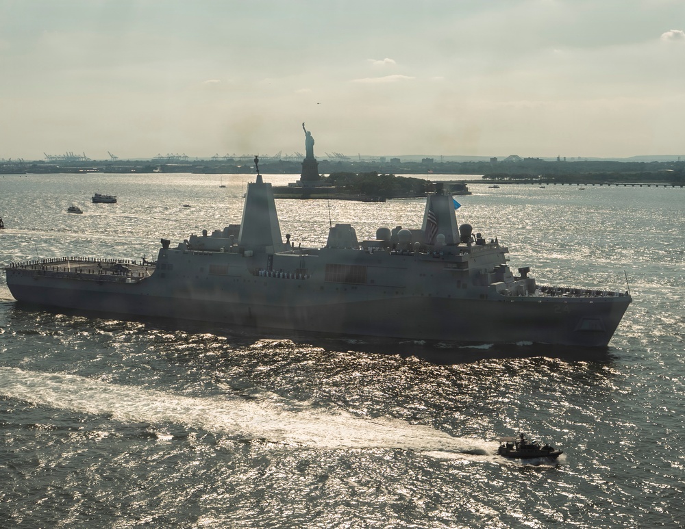 USS Arlington Arrives to INR 250