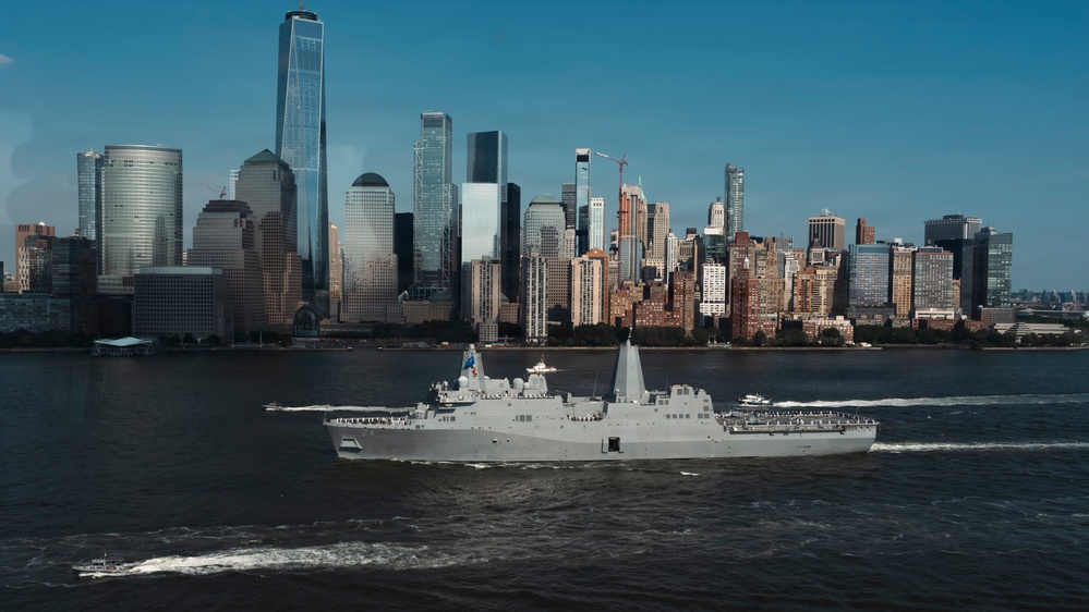 USS Arlington Arrives to INR 250