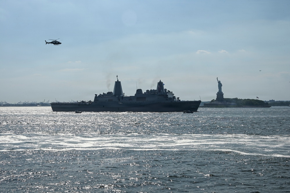 USS Arlington Arrives in New York