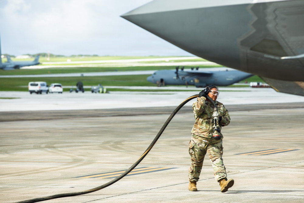 9th MSC Soldiers Fueling the Fight for Valiant Shield