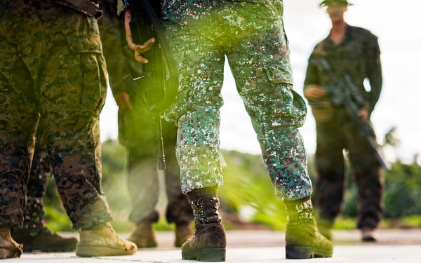 3rd Littoral Combat Team, Philippine marines participate in bilateral training during KAMANDAG 10