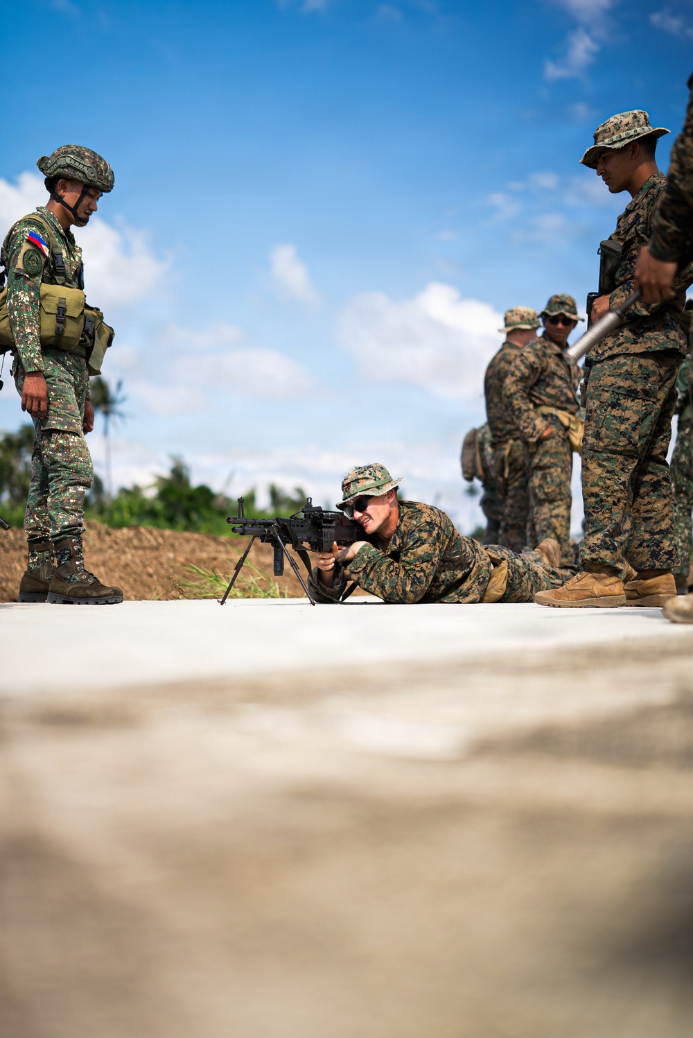3rd Littoral Combat Team, Philippine marines participate in bilateral training during KAMANDAG 10