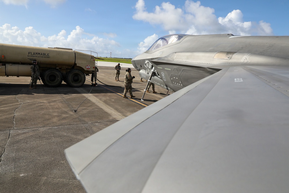 9th MSC Soldiers Fueling the Fight for Valiant Shield