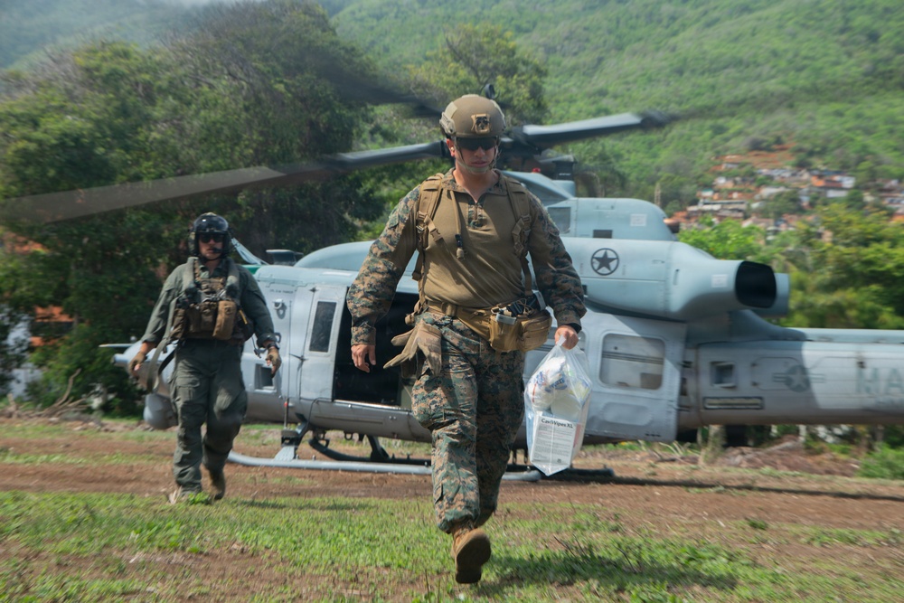 LCF-24: V3/2 Leadership Meets with MRF Marines Amid an Aerial Resupply