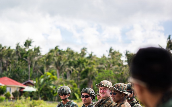 3rd Littoral Combat Team, Philippine marines participate in bilateral training during KAMANDAG 10