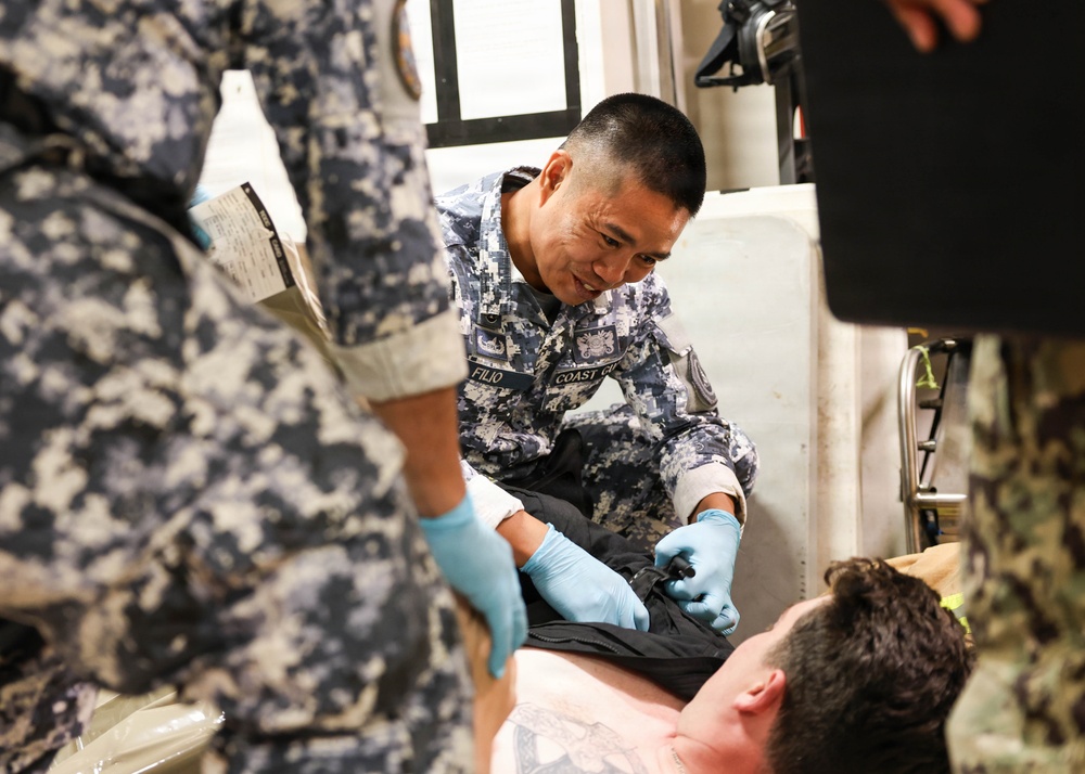 HMCS Ottawa hosts mass casualty medical training during RIMPAC 2026