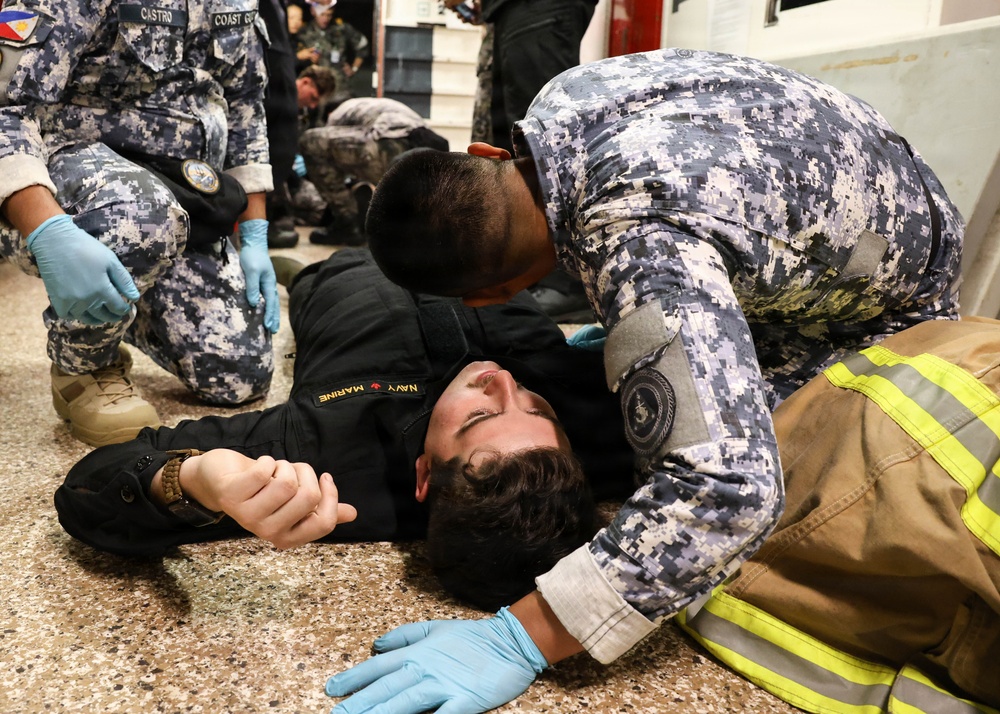 HMCS Ottawa hosts mass casualty medical training during RIMPAC 2026
