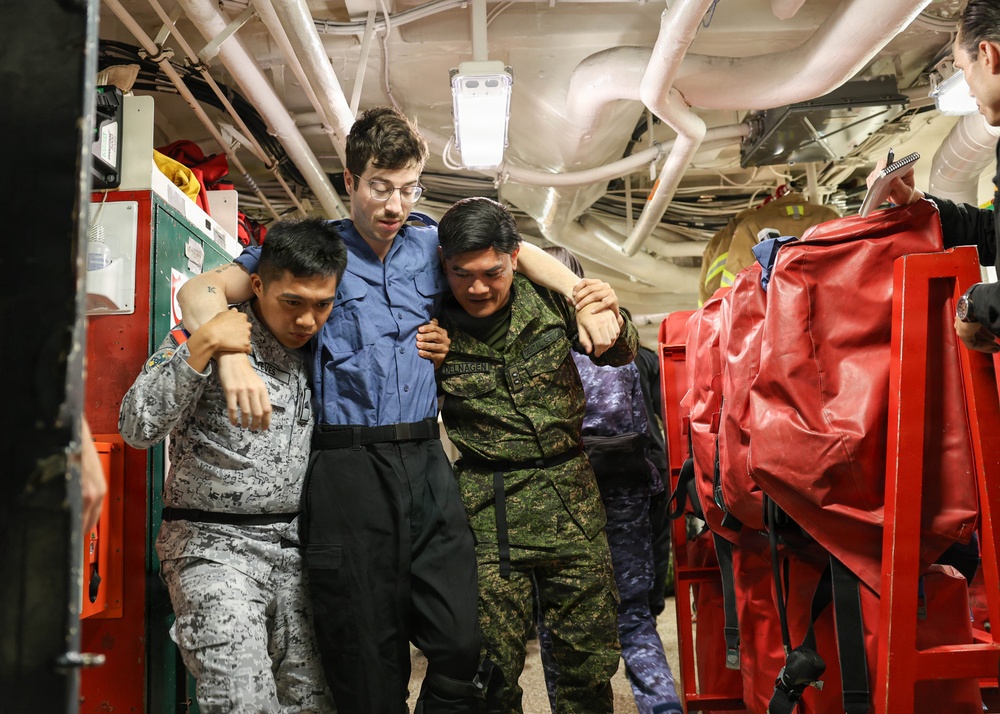 HMCS Ottawa hosts mass casualty medical training during RIMPAC 2026