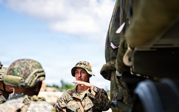 3rd Littoral Combat Team, Philippine marines participate in bilateral training during KAMANDAG 10