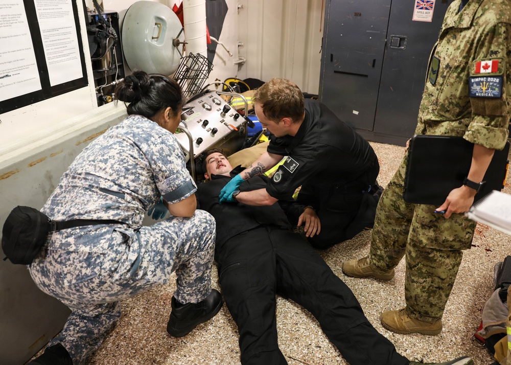HMCS Ottawa hosts mass casualty medical training during RIMPAC 2026