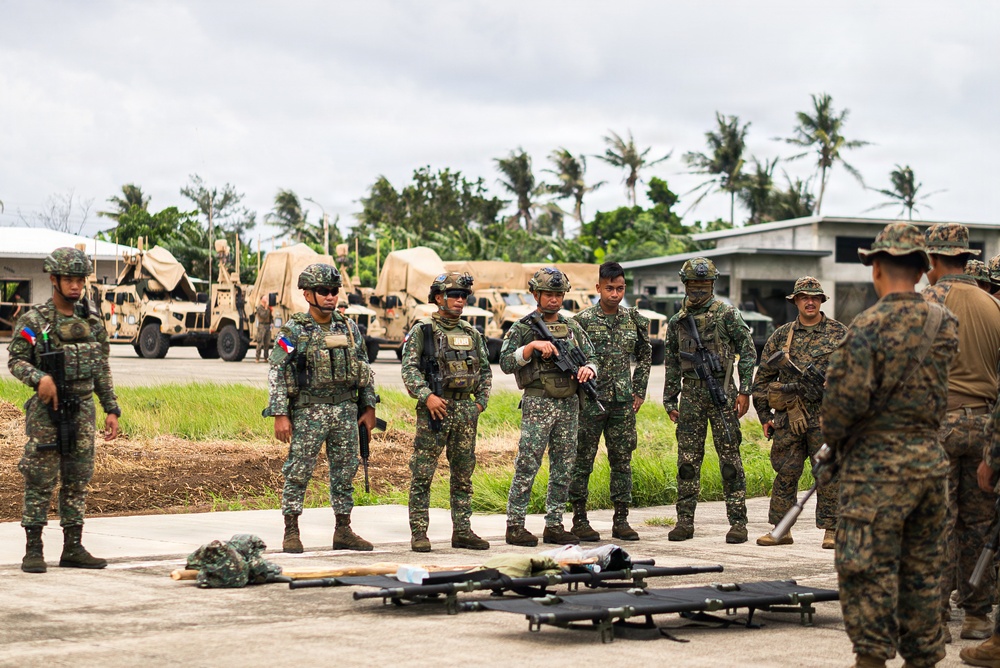 3rd Littoral Combat Team, Damage Control Resuscitation Team, and Phillippine marines conduct TCCC training during KAMANDAG 10