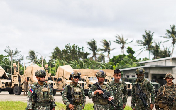 3rd Littoral Combat Team, Damage Control Resuscitation Team, and Phillippine marines conduct TCCC training during KAMANDAG 10
