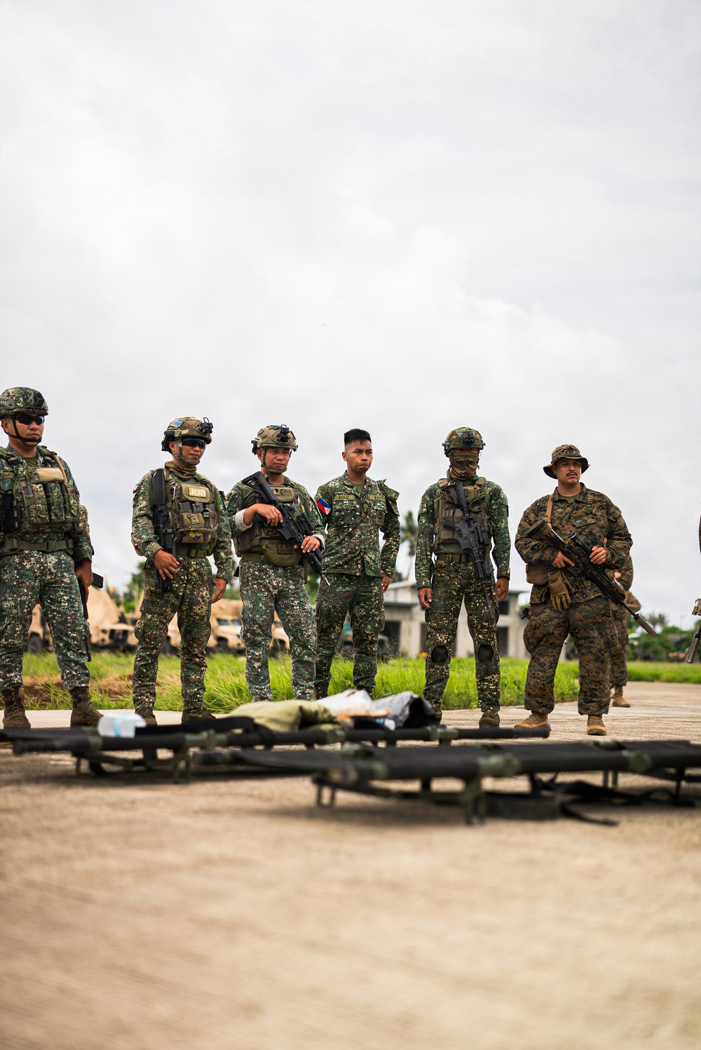 3rd Littoral Combat Team, Damage Control Resuscitation Team, and Phillippine marines conduct TCCC training during KAMANDAG 10