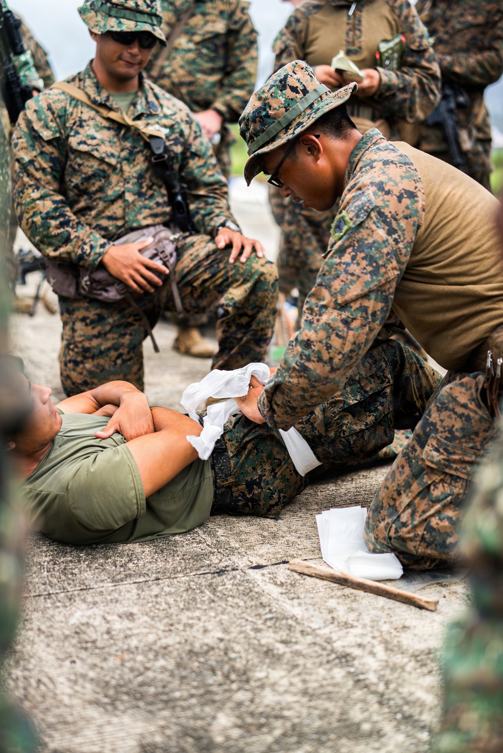 3rd Littoral Combat Team, Damage Control Resuscitation Team, and Phillippine marines conduct TCCC training during KAMANDAG 10