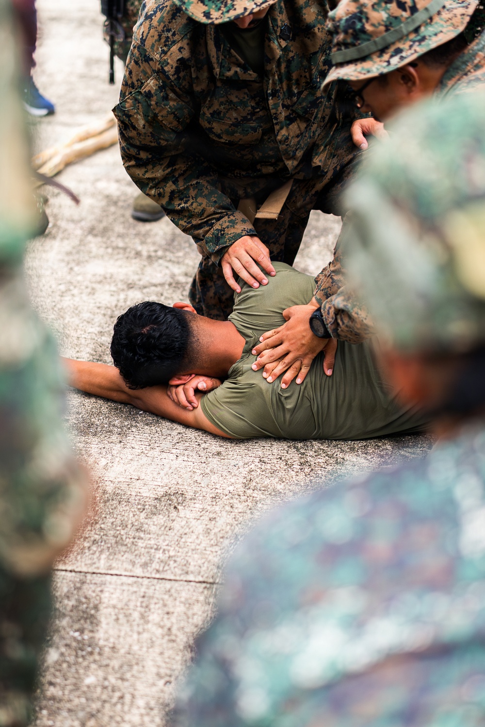 3rd Littoral Combat Team, Damage Control Resuscitation Team, and Phillippine marines conduct TCCC training during KAMANDAG 10