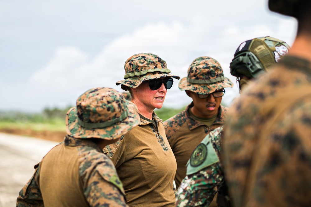 3rd Littoral Combat Team, Damage Control Resuscitation Team, and Phillippine marines conduct TCCC training during KAMANDAG 10
