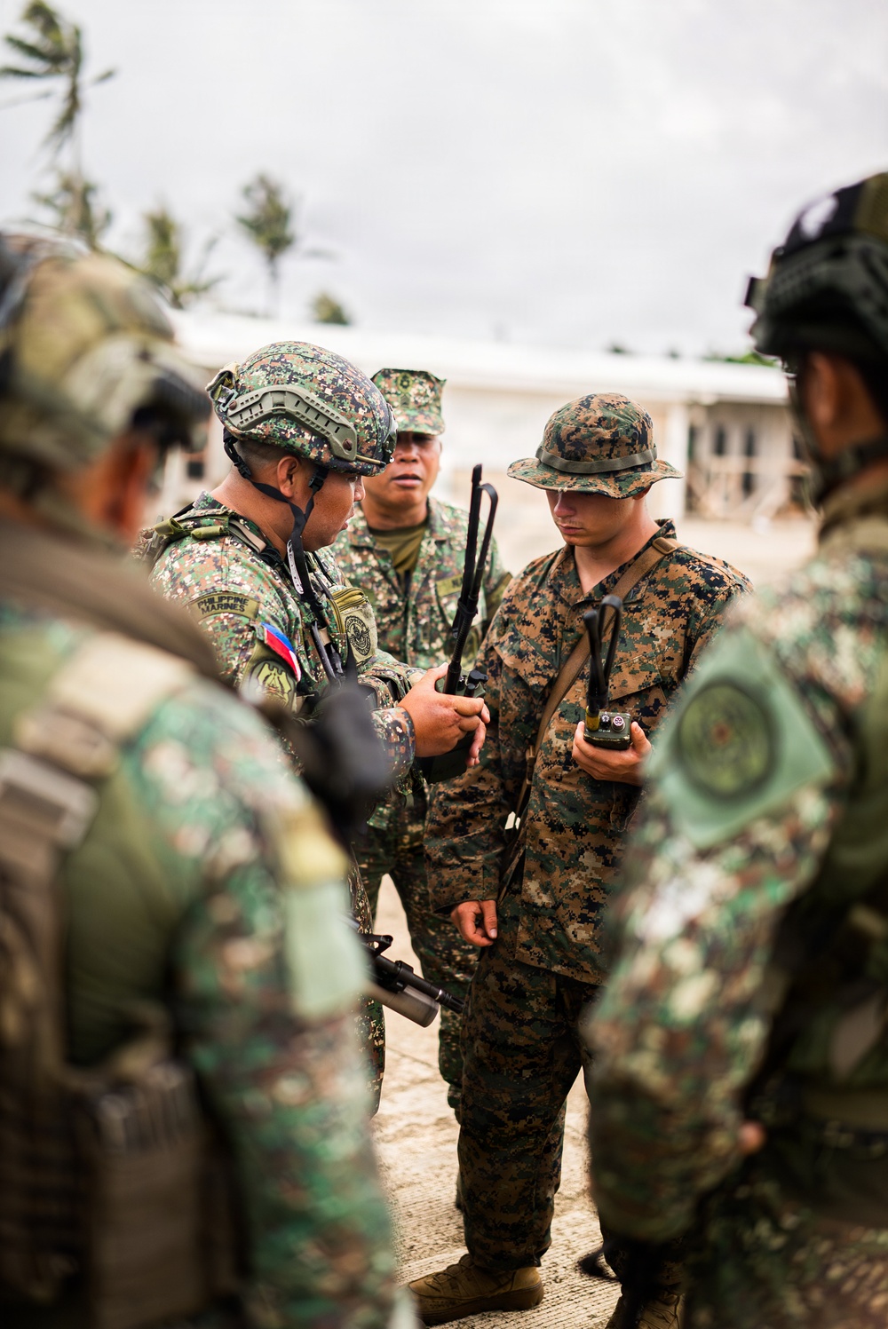 3rd Marine Littoral Regiment, Philippine marines conduct communications familiarization training during KAMANDAG 10